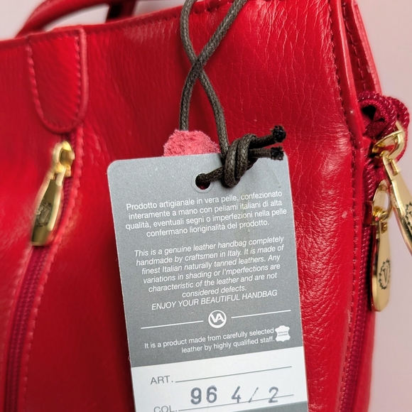 *NWT* Valentina Red Leather Crossbody Bag - Picture 3 of 9